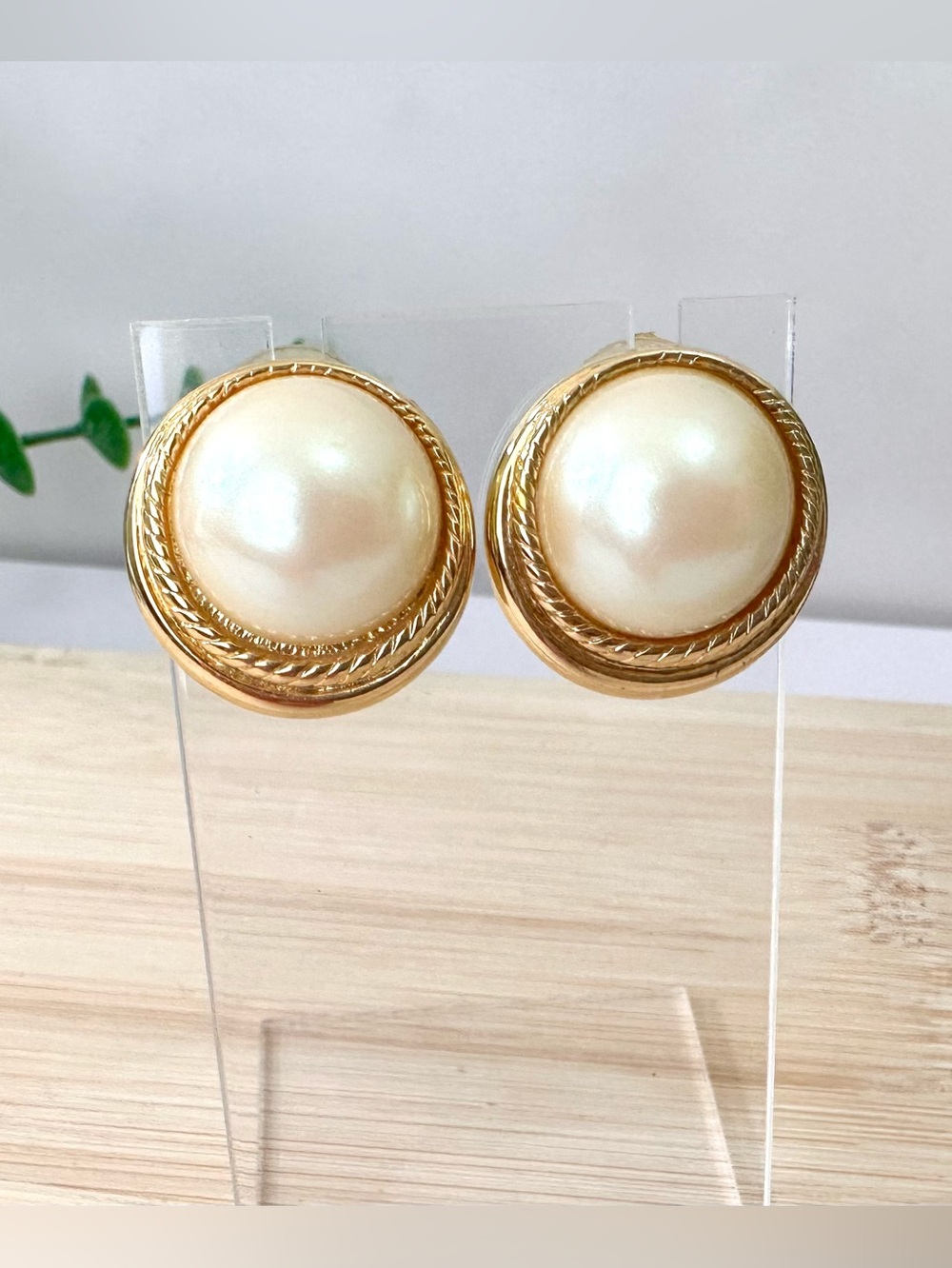 💛Vintage Richelieu Faux Pearl Earrings